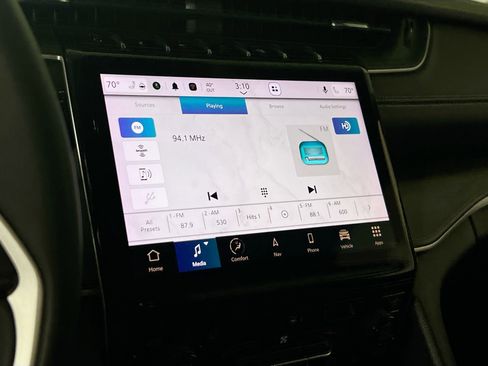 Used 2023 Jeep Grand Cherokee L Limited image 15