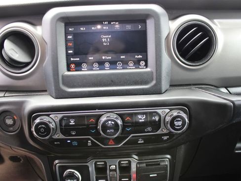 Used 2023 Jeep Wrangler Unlimited AWD/4WD image 21
