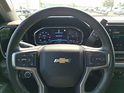 Used 2023 Chevrolet Silverado 1500 LT AWD/4WD image 18