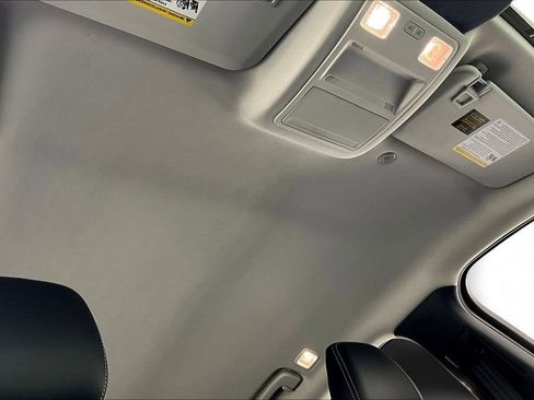 Used 2025 Ford Escape SE image 22