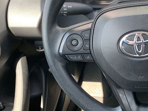 Used 2025 Toyota Corolla LE FWD image 10