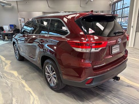 Used 2018 Toyota Highlander XLE FWD image 37