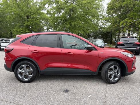 Used 2025 Ford Escape ST-Line AWD/4WD image 2