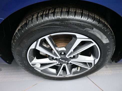 Certified 2023 Kia Forte LXS image 12