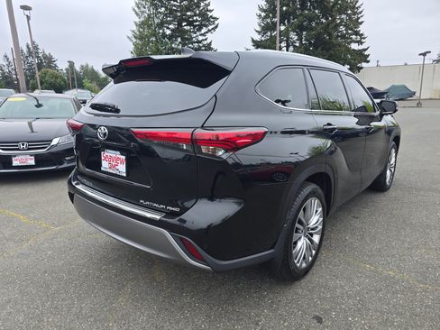 Used 2023 Toyota Highlander Platinum AWD/4WD image 7