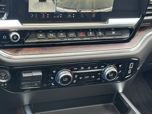 Used 2024 GMC Sierra 1500 SLT w/ SLT Premium Plus Package image 18