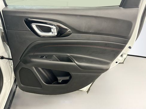 Used 2025 Jeep Compass Trailhawk image 30