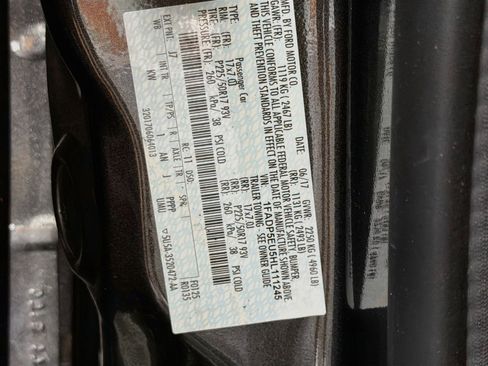 Used 2017 Ford C-MAX Energi SE w/ Cold Weather Package FWD image 12