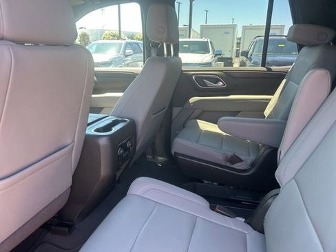 Used 2023 Chevrolet Tahoe LT w/ Luxury Package RWD image 29