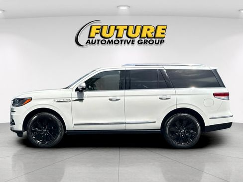 Used 2022 Lincoln Navigator Reserve AWD/4WD image 6