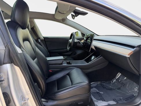 Used 2018 Tesla Model 3 Long Range RWD image 12