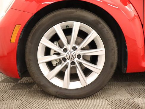 Used 2019 Volkswagen Beetle 2.0T SE FWD image 6