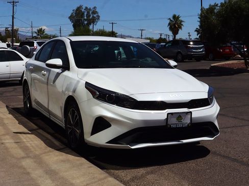 Used 2023 Kia Forte LXS w/ LXS Technology Package image 14