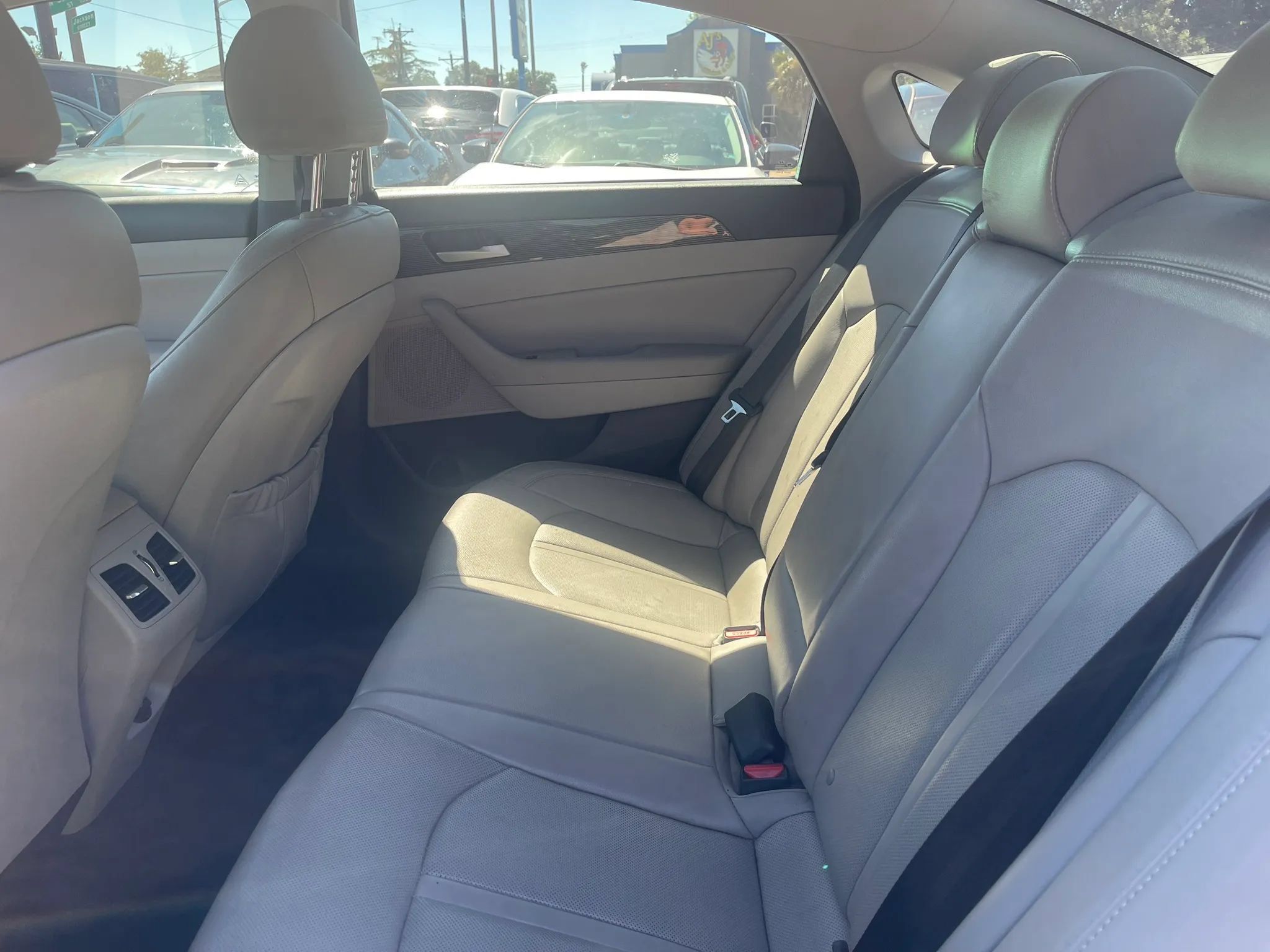 Used 2018 Hyundai Sonata Limited w/ Cargo Package FWD image 11