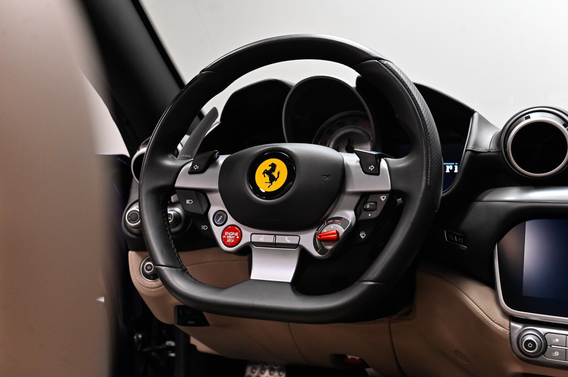 Used 2019 Ferrari Portofino RWD image 47