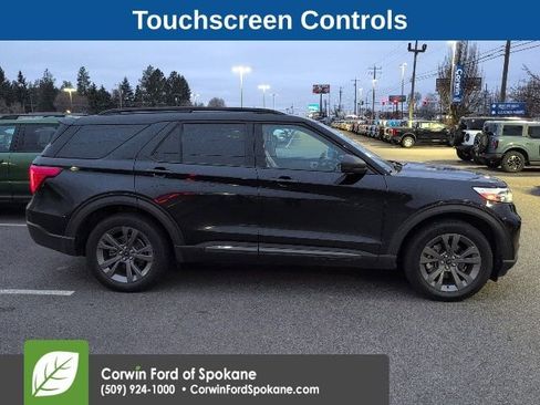 Used 2021 Ford Explorer XLT w/ Equipment Group 202A image 4