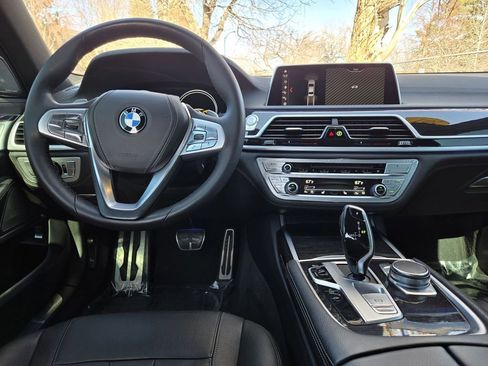 Used 2019 BMW 740i xDrive 740i xDrive w/ M Sport Package image 25