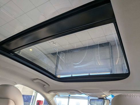 Used 2016 Lincoln MKX Reserve w/ Luxury Package image 20