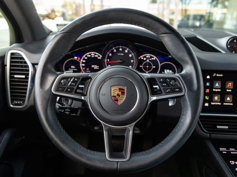 Certified 2023 Porsche Cayenne AWD/4WD image 13