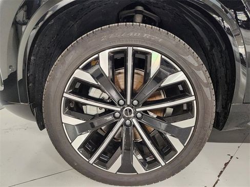 Used 2025 Volvo XC90 B5 Plus image 8