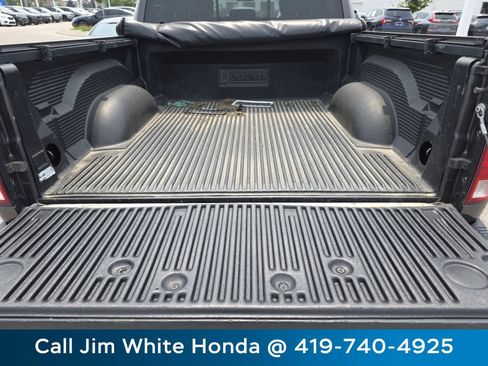 Used 2017 RAM 1500 Classic SLT AWD/4WD image 10