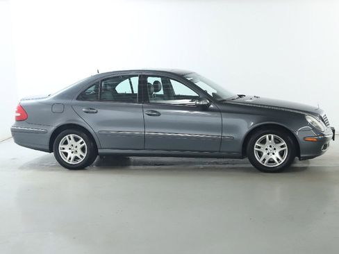 Used 2006 Mercedes-Benz E 350 4MATIC Sedan image 12