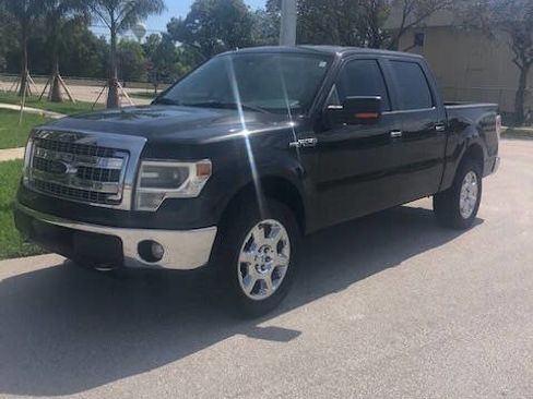Used 2014 Ford F150 XLT w/ XLT Chrome Package image 2