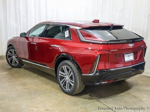 New 2025 Cadillac Lyriq Luxury w/ LPO, Floor Liner Package image 7