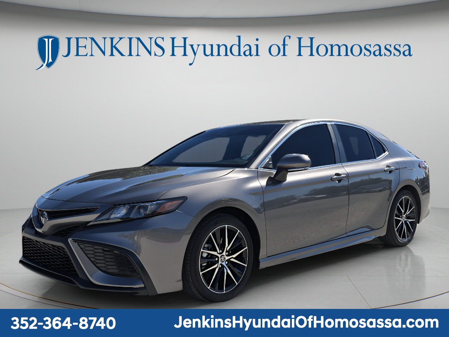 Used 2024 Toyota Camry SE w/ Audio Upgrade Package FWD image 9