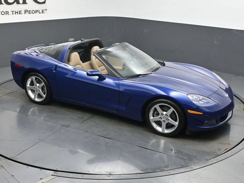 Used 2005 Chevrolet Corvette Coupe w/ Preferred Equipment Group RWD image 38