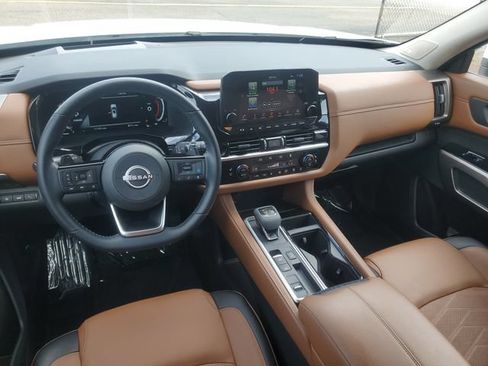 Used 2025 Nissan Pathfinder Platinum w/ Cargo Package FWD image 10