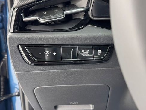 New 2026 Kia Niro EX FWD image 32