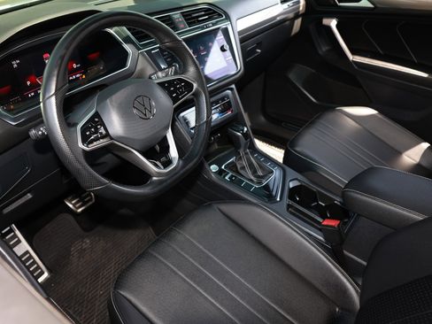 Used 2023 Volkswagen Tiguan SE R-Line FWD image 6