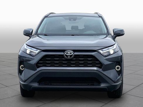 Used 2025 Toyota RAV4 XLE w/ Convenience Package FWD image 4