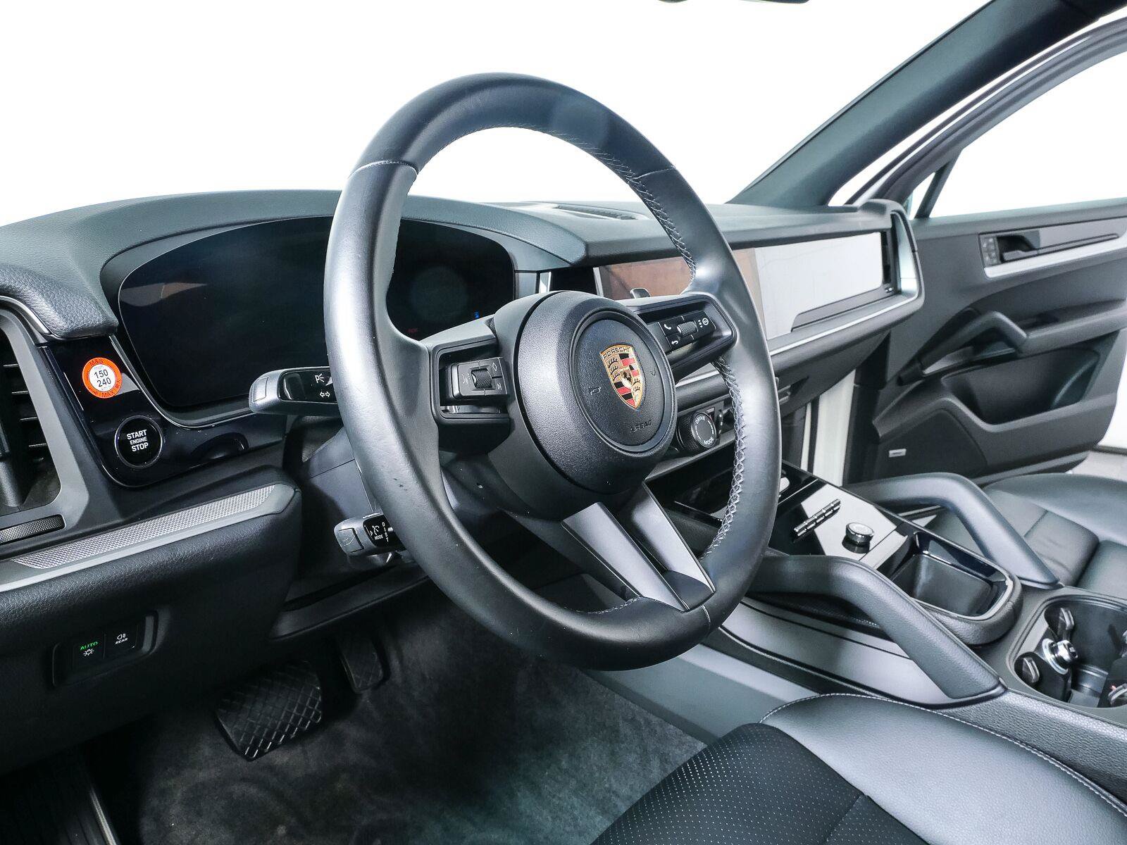 Certified 2024 Porsche Cayenne AWD/4WD image 4