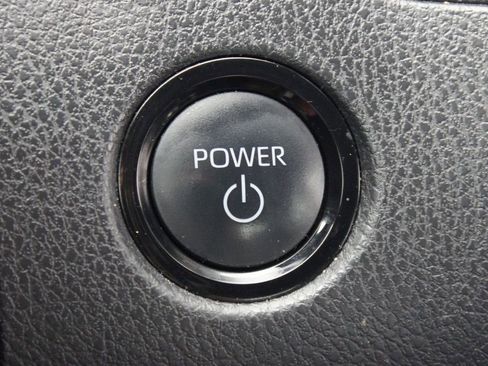 Used 2025 Toyota Camry SE FWD image 8