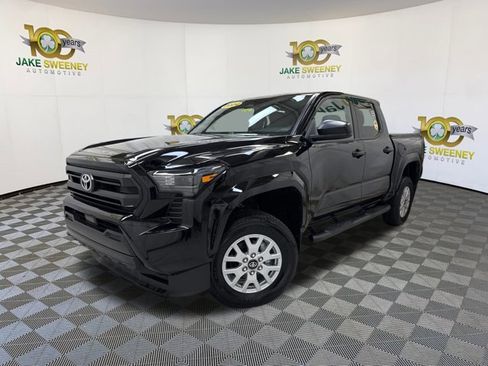 Used 2024 Toyota Tacoma SR image 4