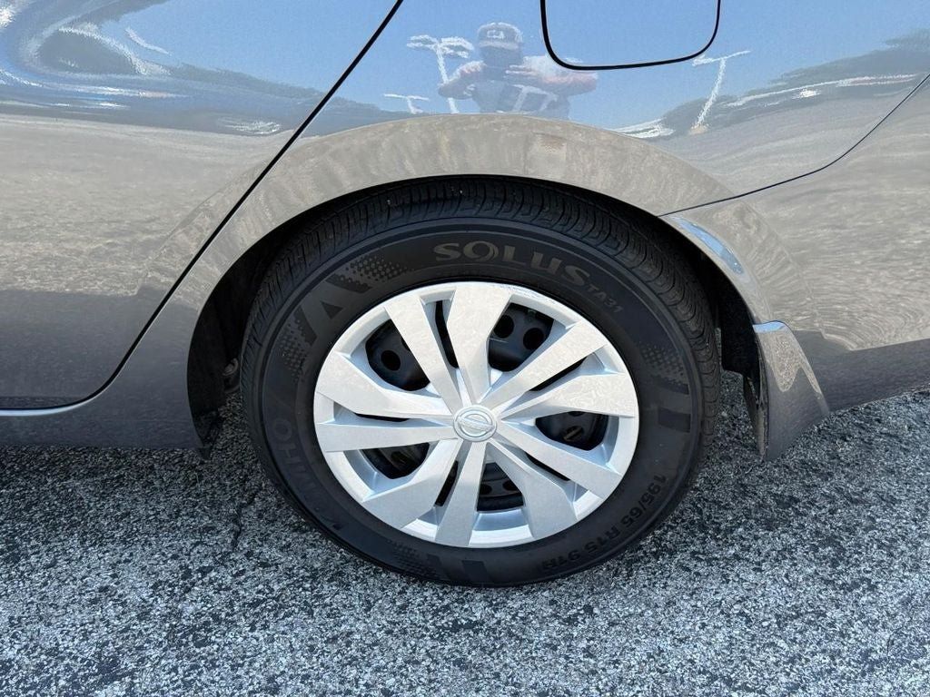 Used 2025 Nissan Versa S w/ Trunk Package FWD image 6