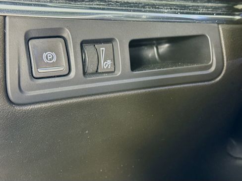 Used 2021 Cadillac XT5 Premium Luxury image 11