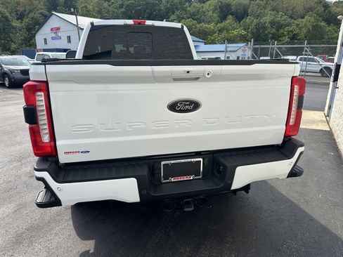 Used 2024 Ford F250 XLT w/ Black Appearance Package AWD/4WD image 6