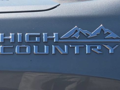 Used 2025 Chevrolet Silverado 1500 High Country w/ Technology Package AWD/4WD image 8