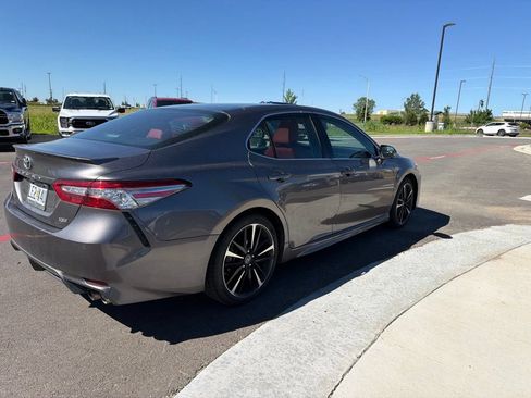 Used 2018 Toyota Camry XSE FWD image 5