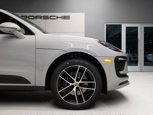 Certified 2026 Porsche Macan AWD/4WD image 11