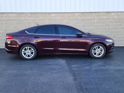 Used 2018 Ford Fusion SE w/ Fusion SE Technology Package image 32