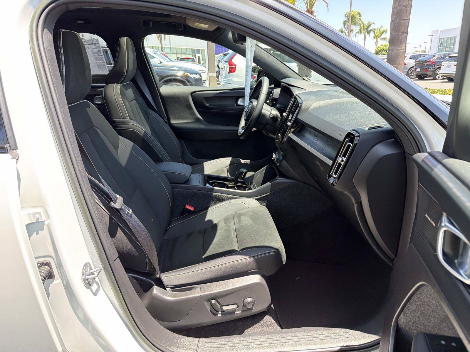 Certified 2023 Volvo XC40 Recharge Ultimate AWD/4WD image 25