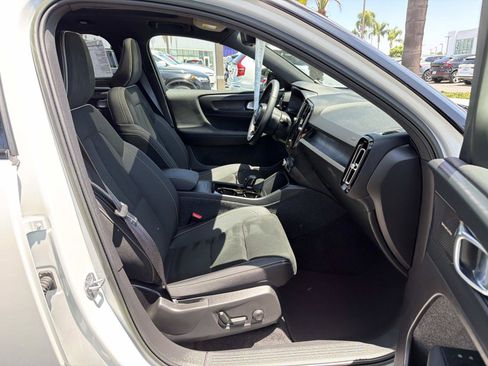 Certified 2023 Volvo XC40 Recharge Ultimate AWD/4WD image 25