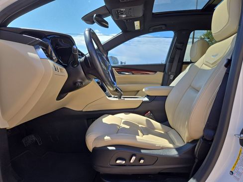 Used 2018 Cadillac XT5 Premium Luxury w/ Driver Assist Package FWD image 16