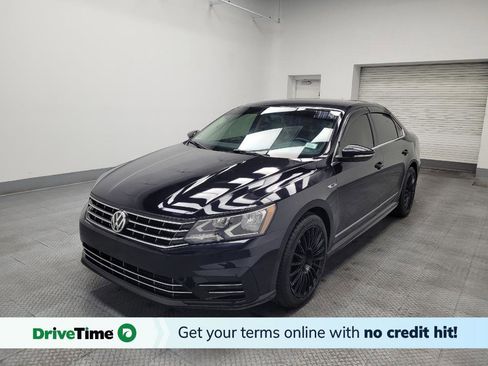 Used 2017 Volkswagen Passat 1.8T R-Line FWD image 1
