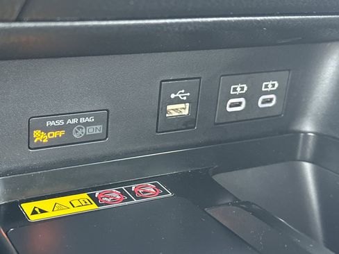 Certified 2025 Toyota Camry SE image 31