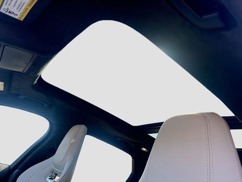 Used 2020 Jaguar F-PACE SVR image 27